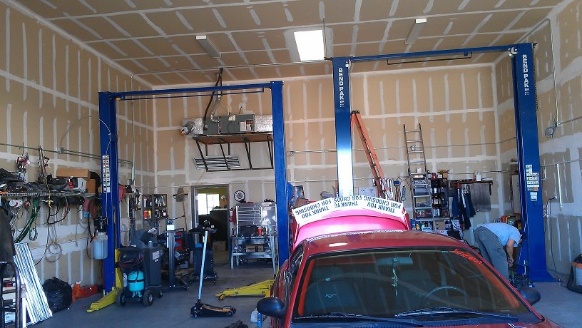 ADeal Auto Repair Service Bay with Two Lifts